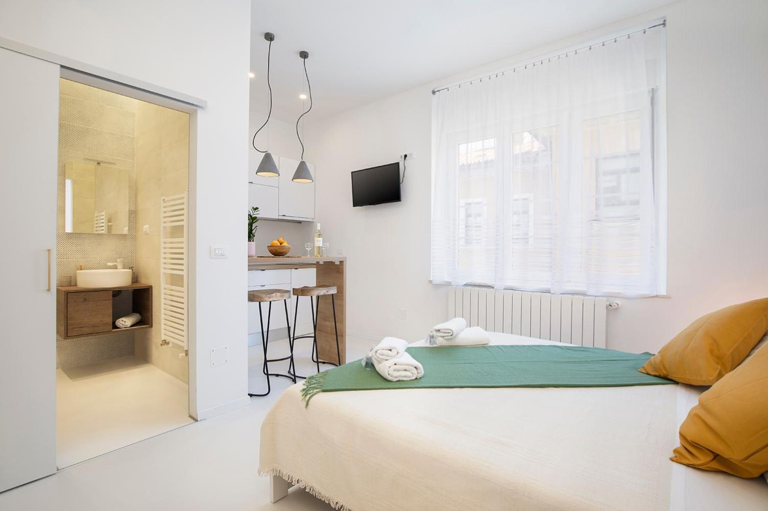 Twins Idola Apartments Пула Екстериор снимка