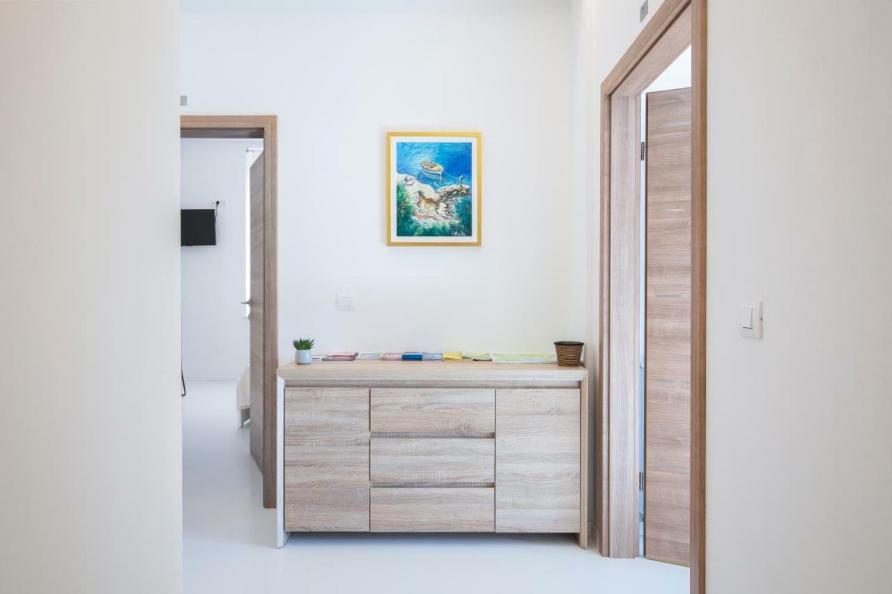 Twins Idola Apartments Пула Екстериор снимка