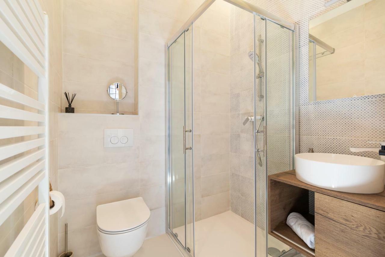 Twins Idola Apartments Пула Екстериор снимка